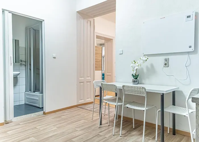 Comfy 2br For Up To 6p, Near Wiener Stadthalle *