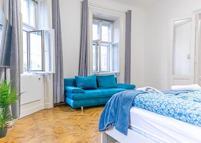 Апартаменти Comfy 2br For Up To 6p, Near Wiener Stadthalle Відень