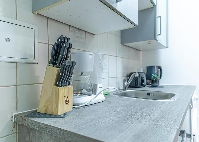 Апартаменти Comfy 2br For Up To 6p, Near Wiener Stadthalle