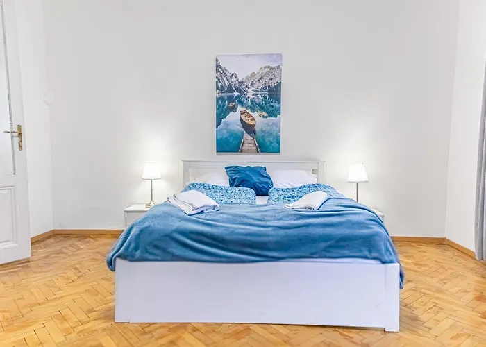 Апартаменти Comfy 2br For Up To 6p, Near Wiener Stadthalle Відень